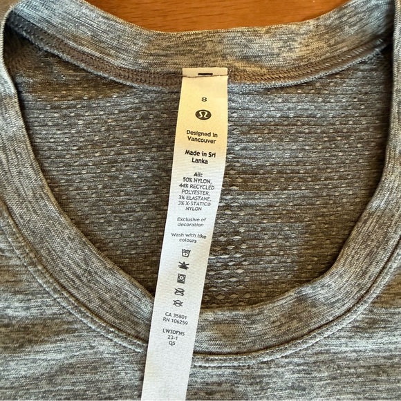 Lululemon NWT size 8 swiftly tech short-sleeve Aloha version - Picture 3 of 10